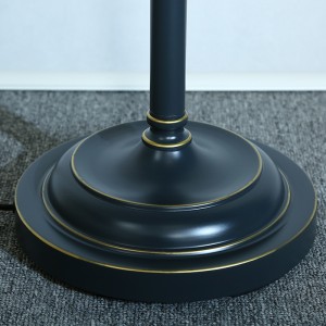 Creative minimalist post-modern reading vertical table lamp